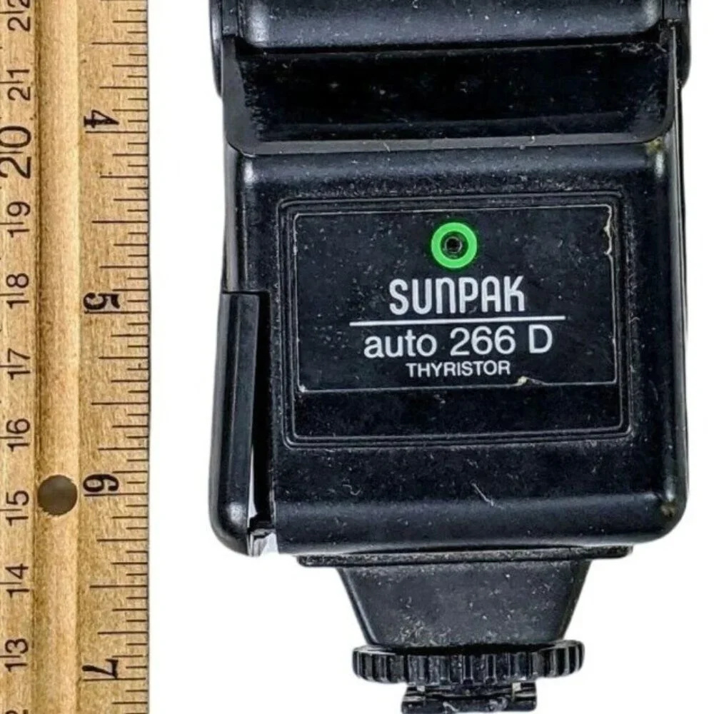 SUNPAK Thyristor auto 244D Camera Flash attachment 57d